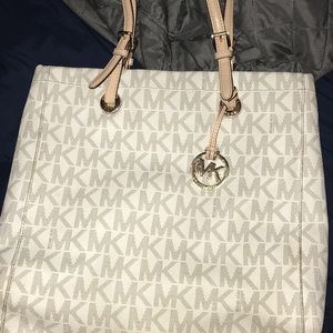 Michael kors tote purse